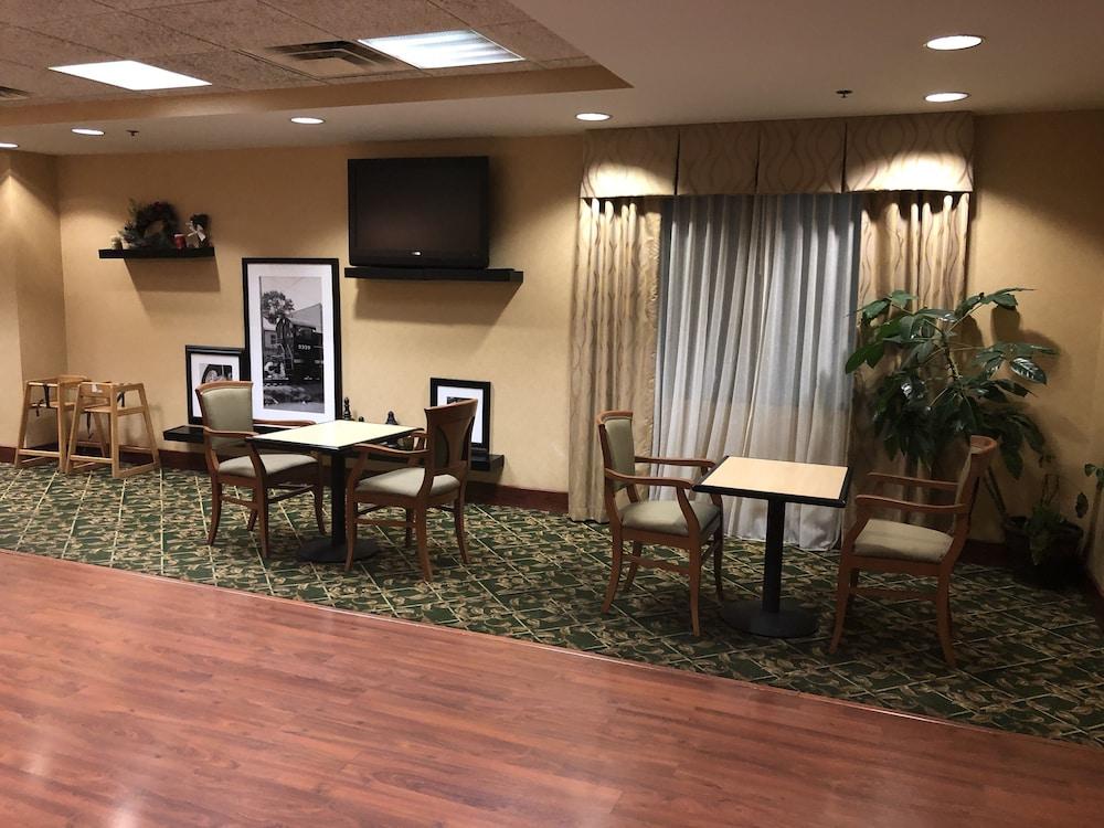 Hampton Inn Sidney Екстер'єр фото